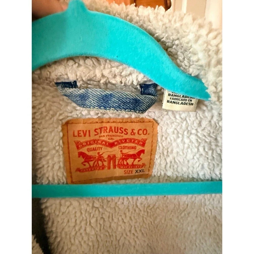 Levi Strauss & Co. Denim SherpaLevi Strauss & Co. Denim Sherpa Lined Jean Jacket
